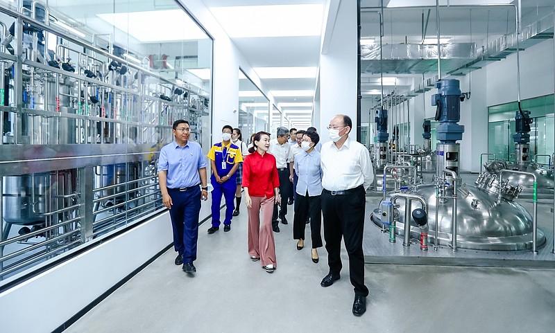 中国生物产业规模超过8万亿华熙生物天津工厂将生产千吨生物活性材料